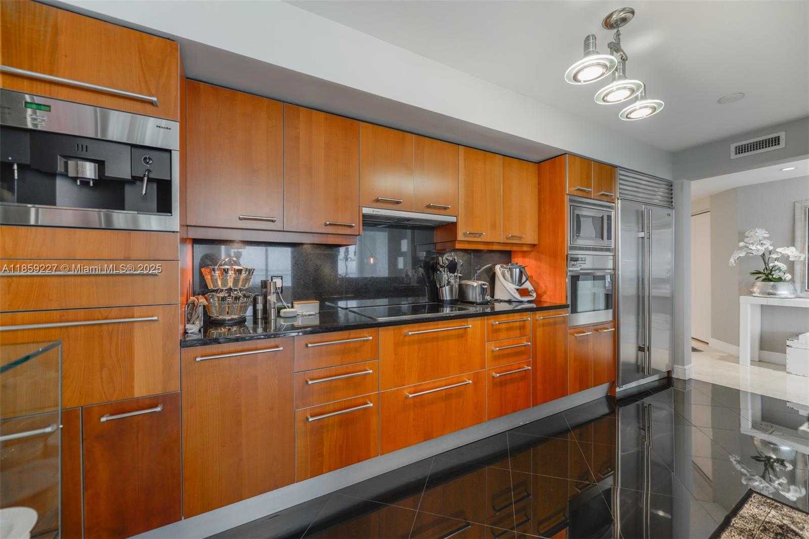 Small Image of 1331 BRICKELL BAY DR #811, Miami Number 9