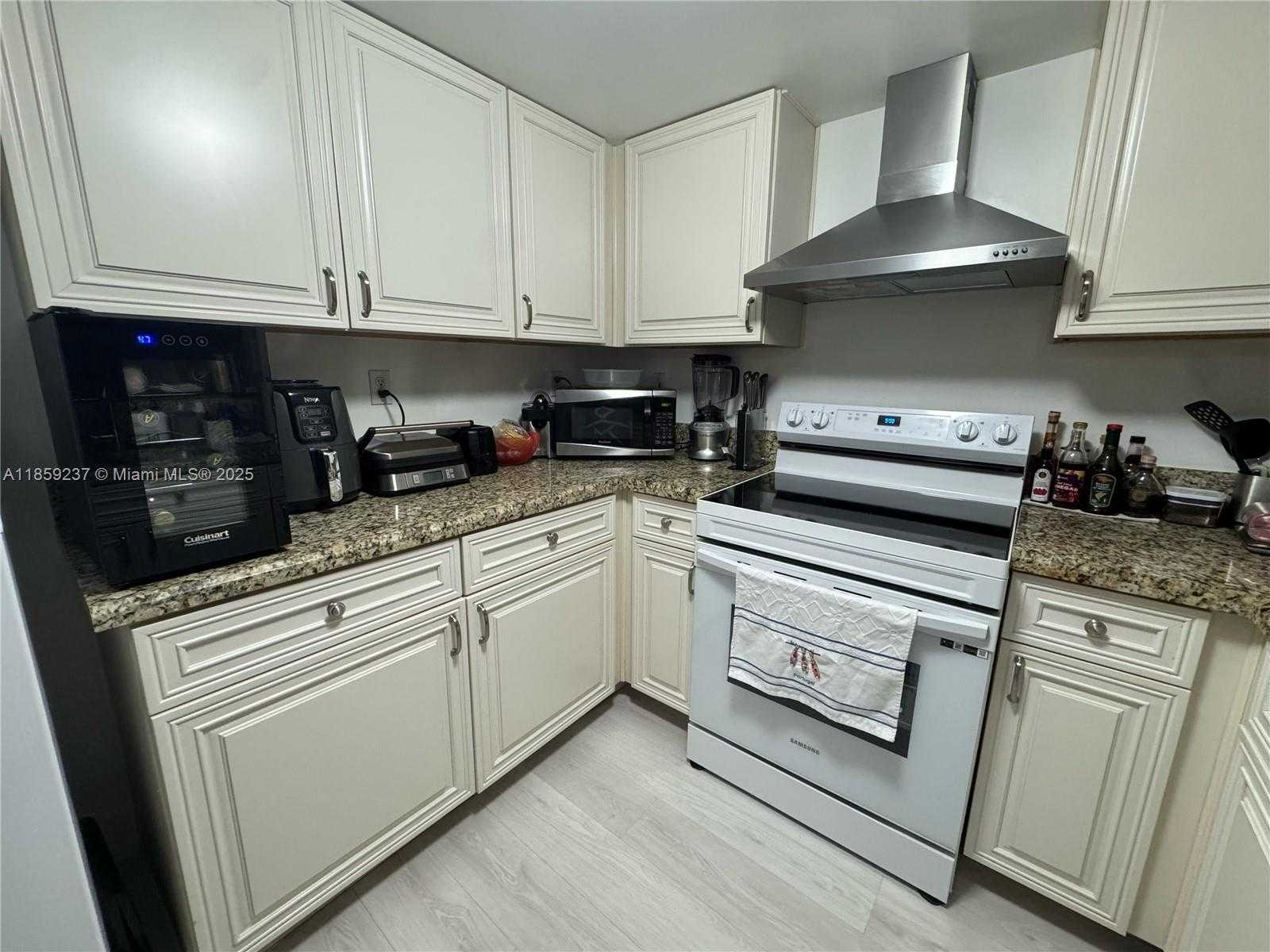 Small Image of 3000 CORAL WAY #713, Miami Number 12