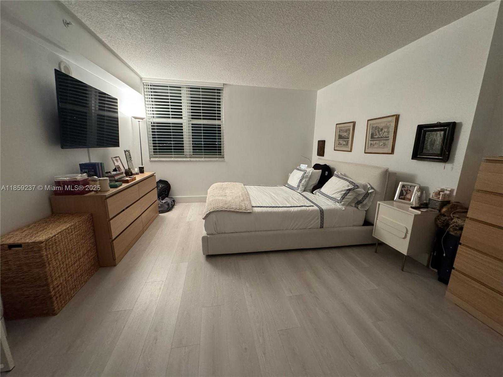 Small Image of 3000 CORAL WAY #713, Miami Number 16
