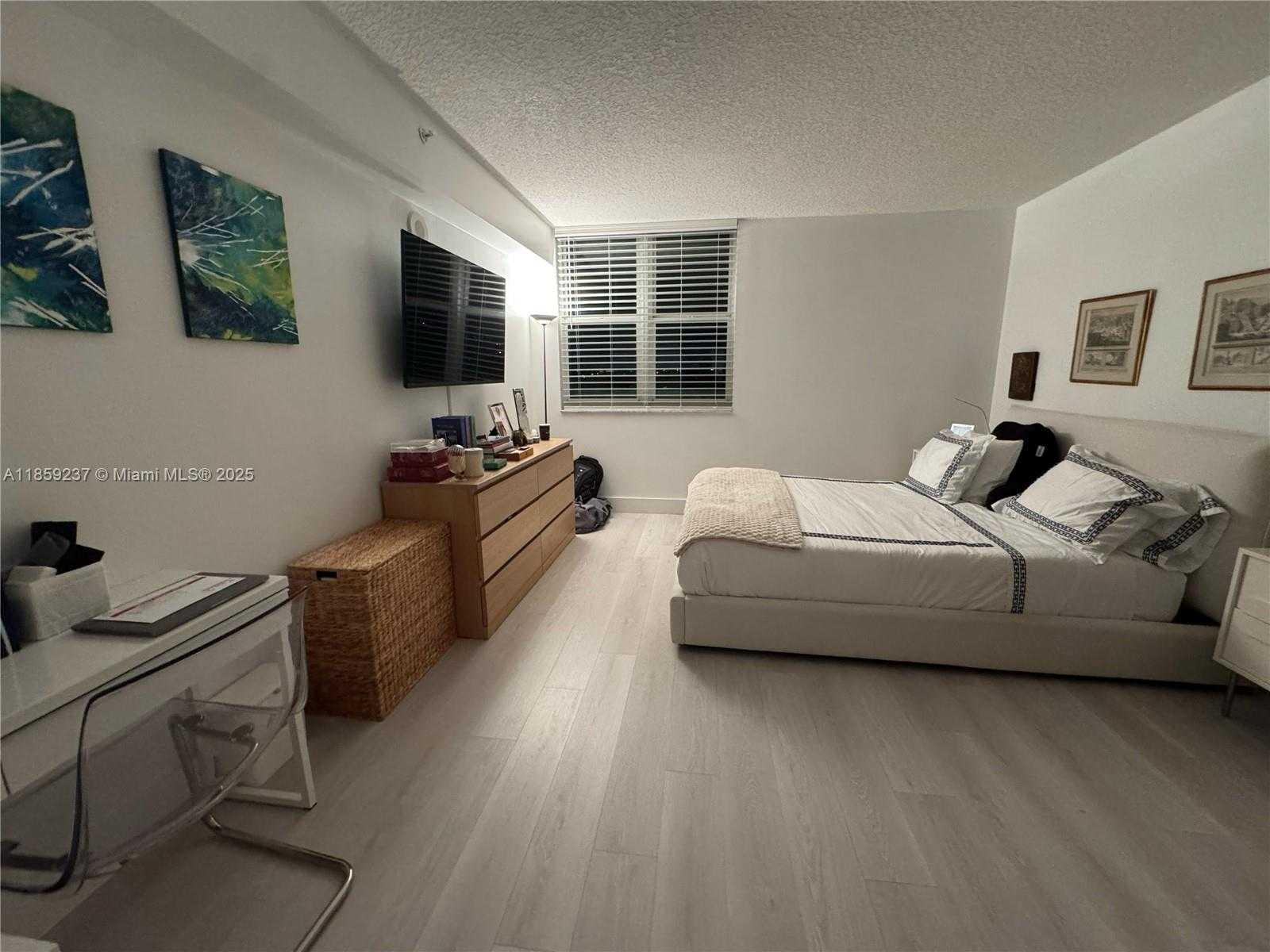 Small Image of 3000 CORAL WAY #713, Miami Number 17
