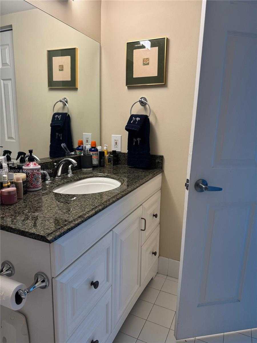 Small Image of 3000 CORAL WAY #713, Miami Number 21