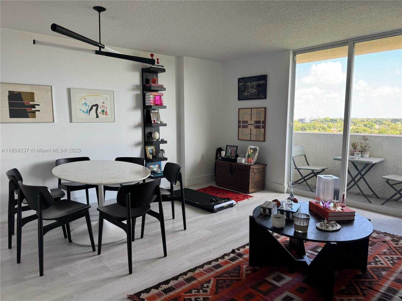 Small Image of 3000 CORAL WAY #713, Miami Number 4