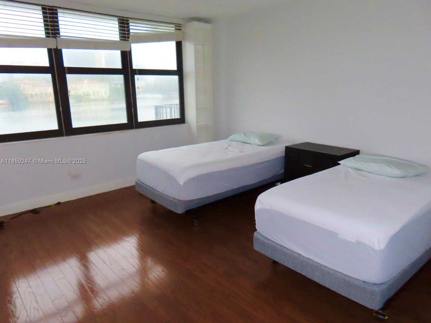 Small Image of 10101 EAST BAY HARBOR DR #204, Bay Harbor Islands Number 11