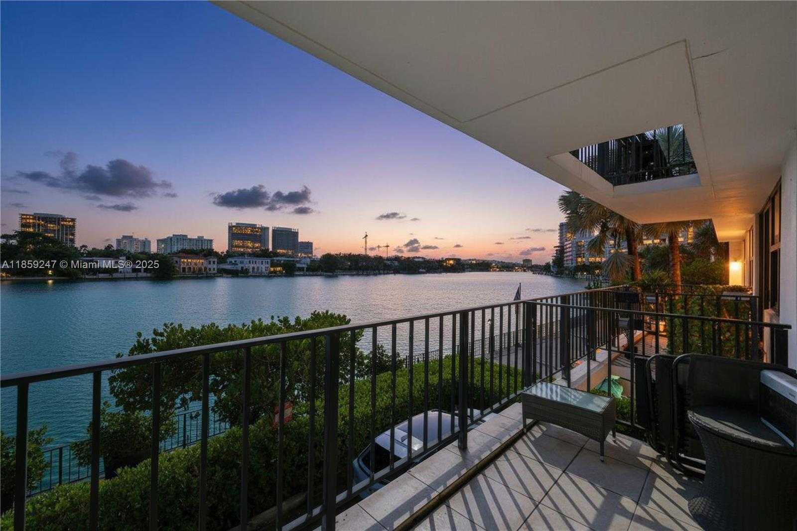 Small Image of 10101 EAST BAY HARBOR DR #204, Bay Harbor Islands Number 26