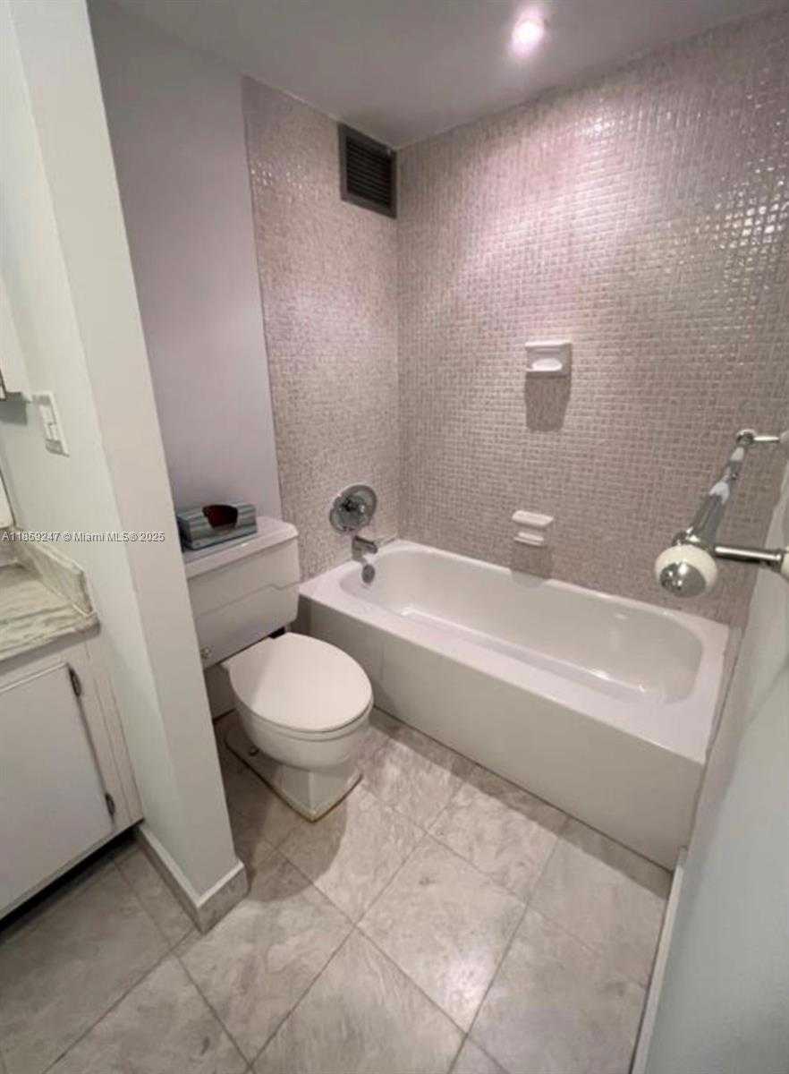 Small Image of 10101 EAST BAY HARBOR DR #204, Bay Harbor Islands Number 5