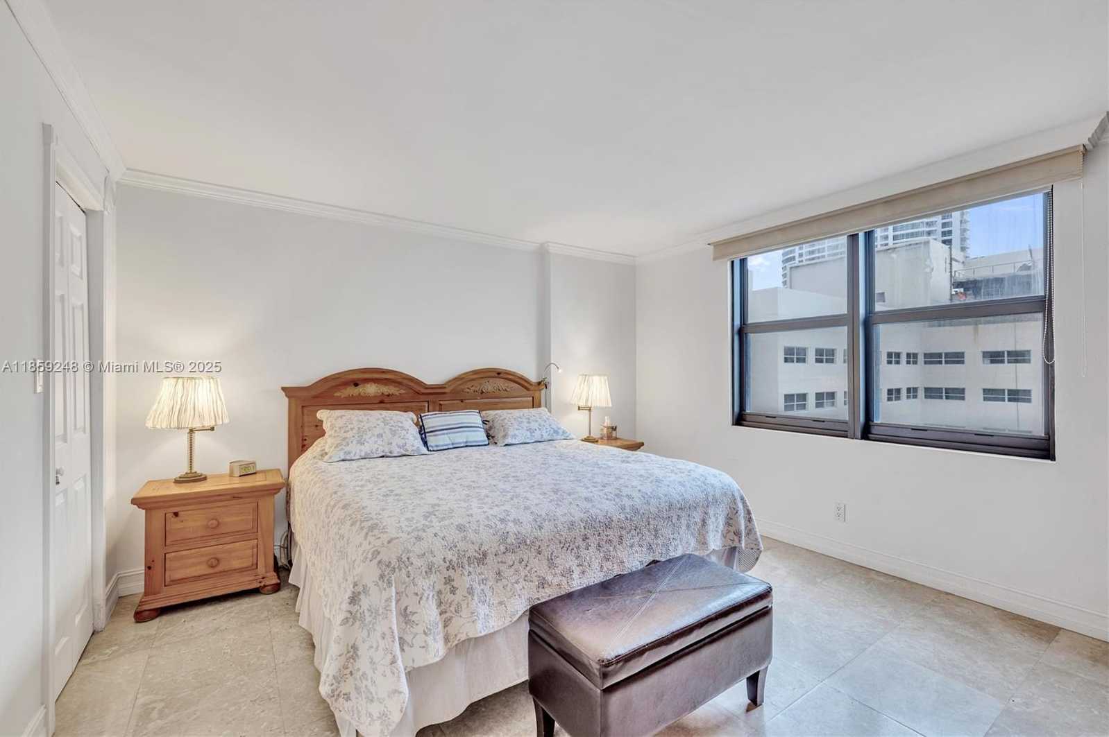 Small Image of 4301 COLLINS AVE #907, Miami Beach Number 11