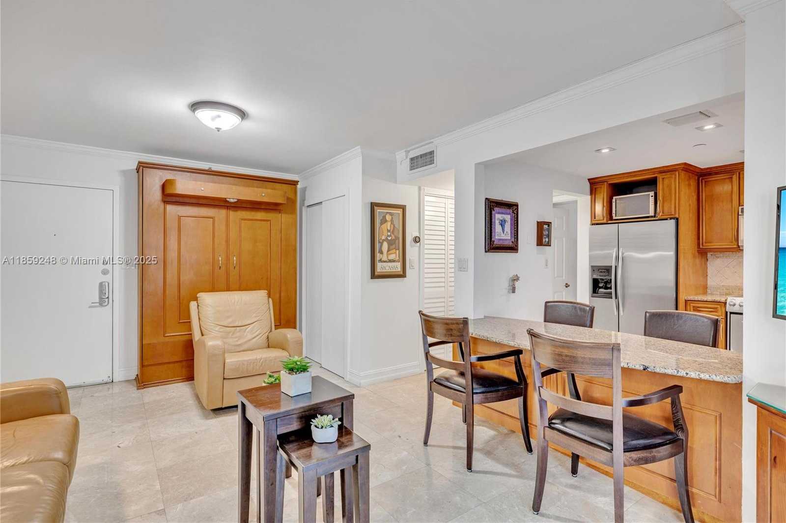 Small Image of 4301 COLLINS AVE #907, Miami Beach Number 15