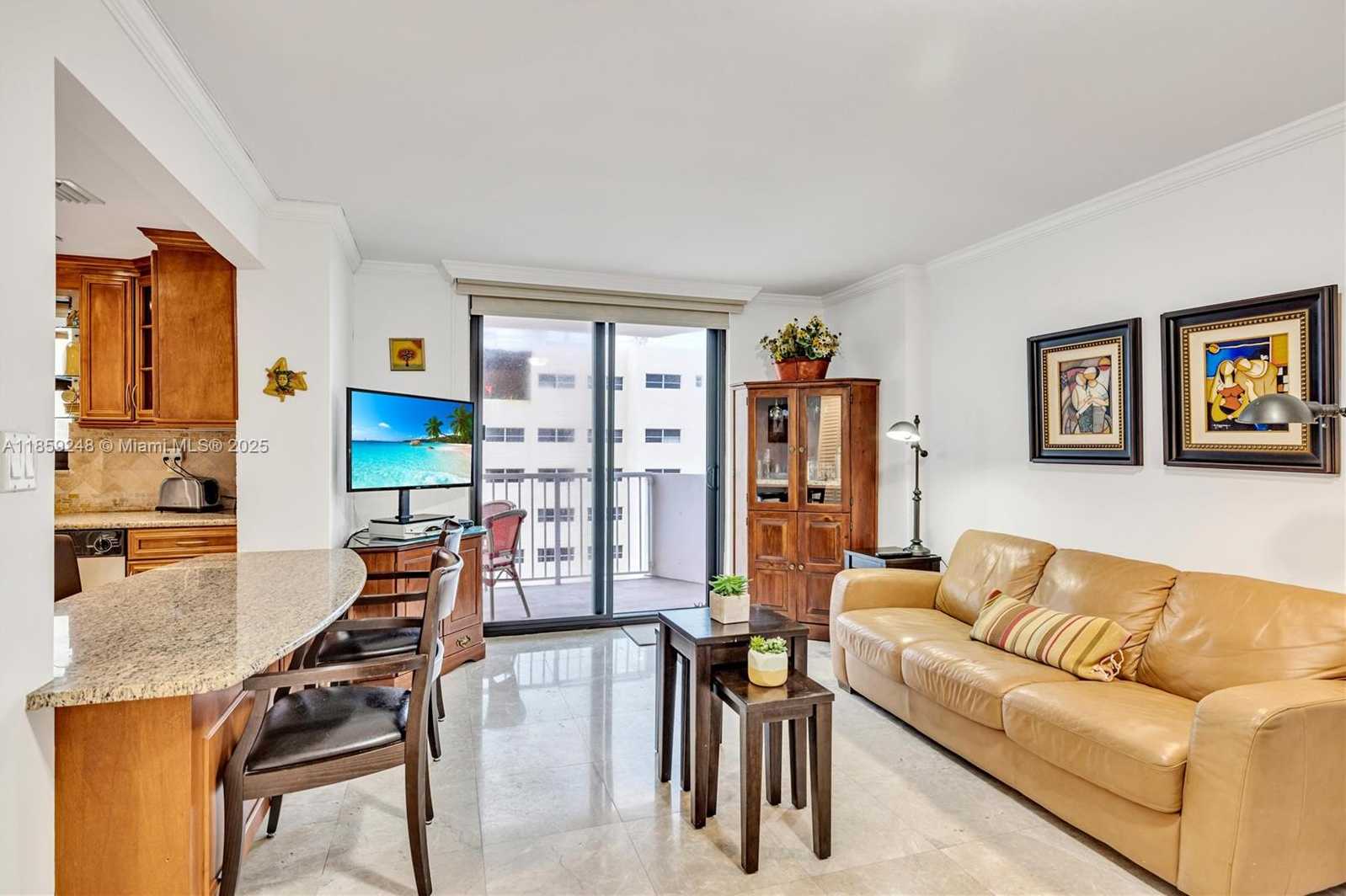 Small Image of 4301 COLLINS AVE #907, Miami Beach Number 16