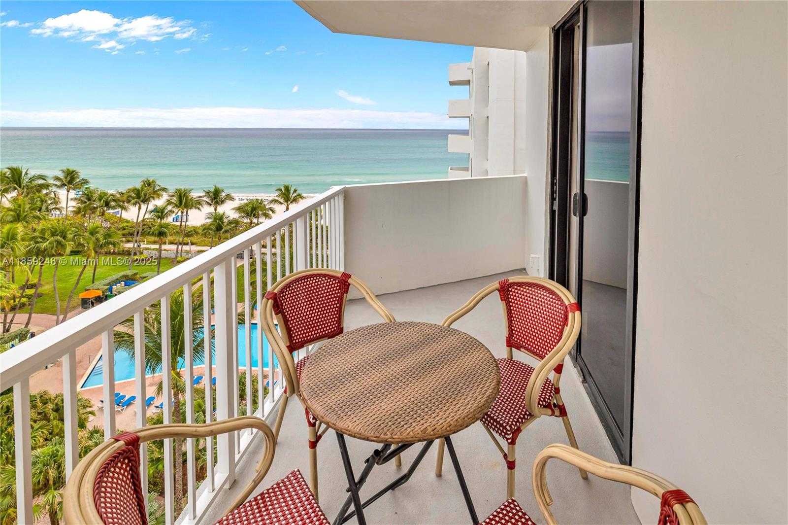 Small Image of 4301 COLLINS AVE #907, Miami Beach Number 18