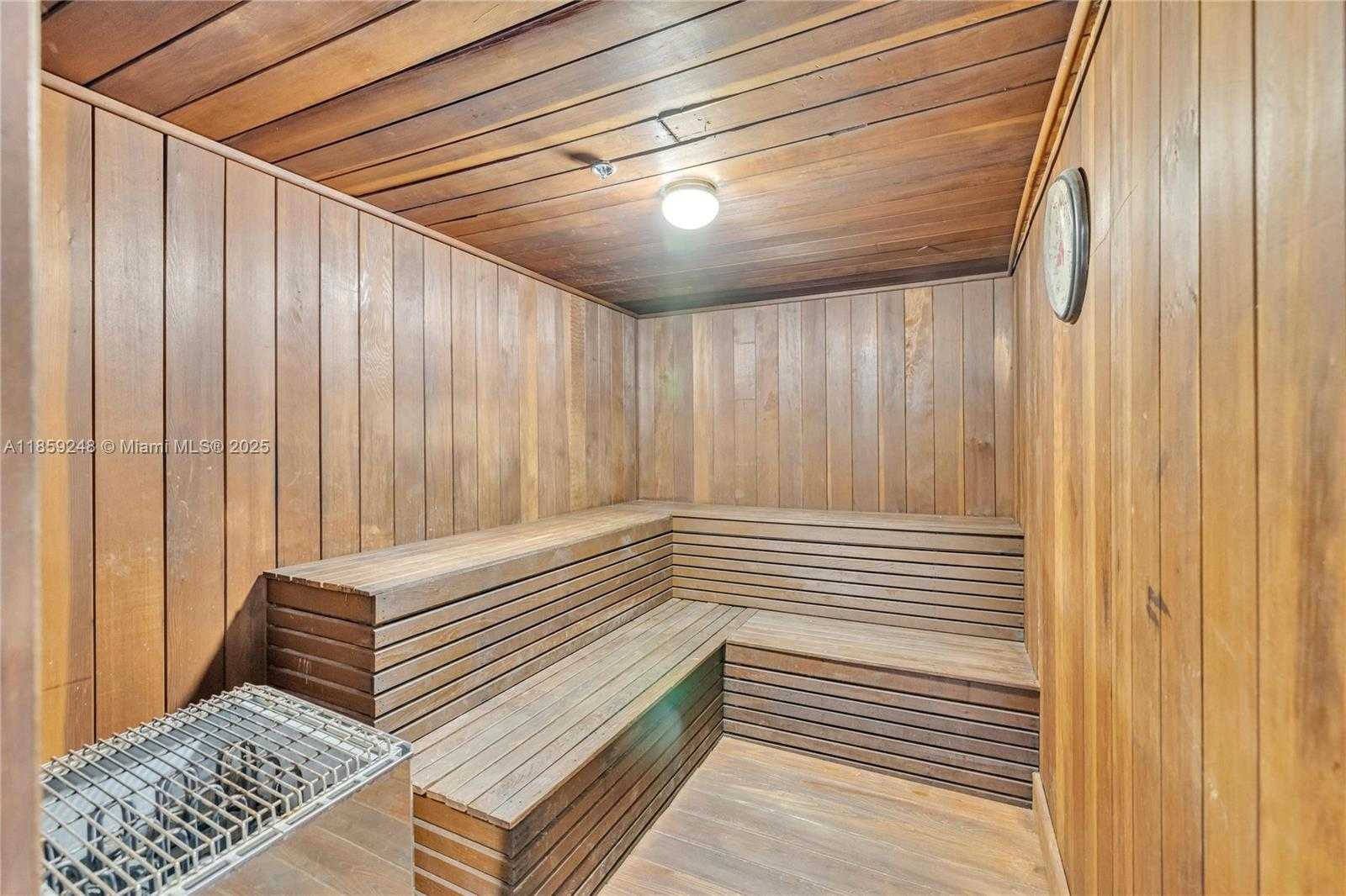 Small Image of 4301 COLLINS AVE #907, Miami Beach Number 24