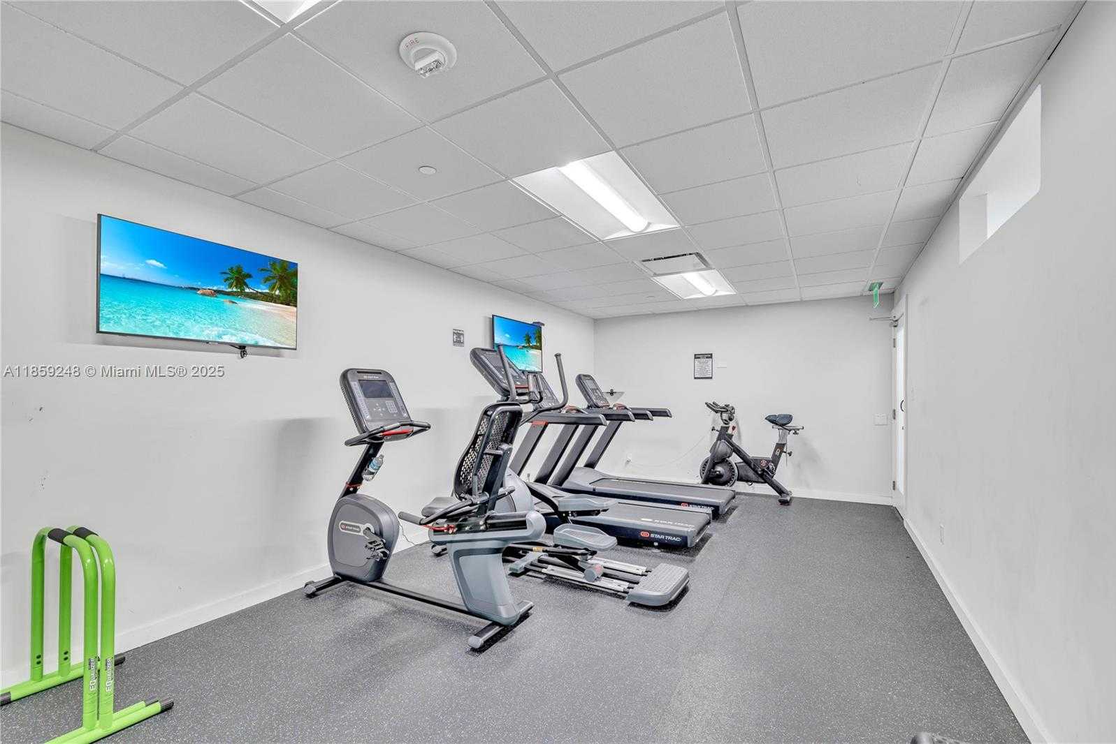 Small Image of 4301 COLLINS AVE #907, Miami Beach Number 25