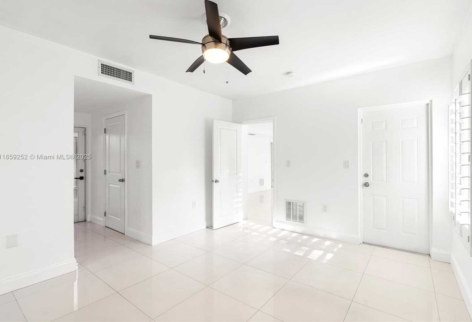 Small Image of 5725 SOUTH WEST 56TH ST, Miami Number 26