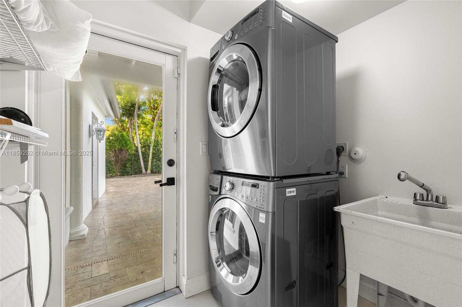 Small Image of 5725 SOUTH WEST 56TH ST, Miami Number 30