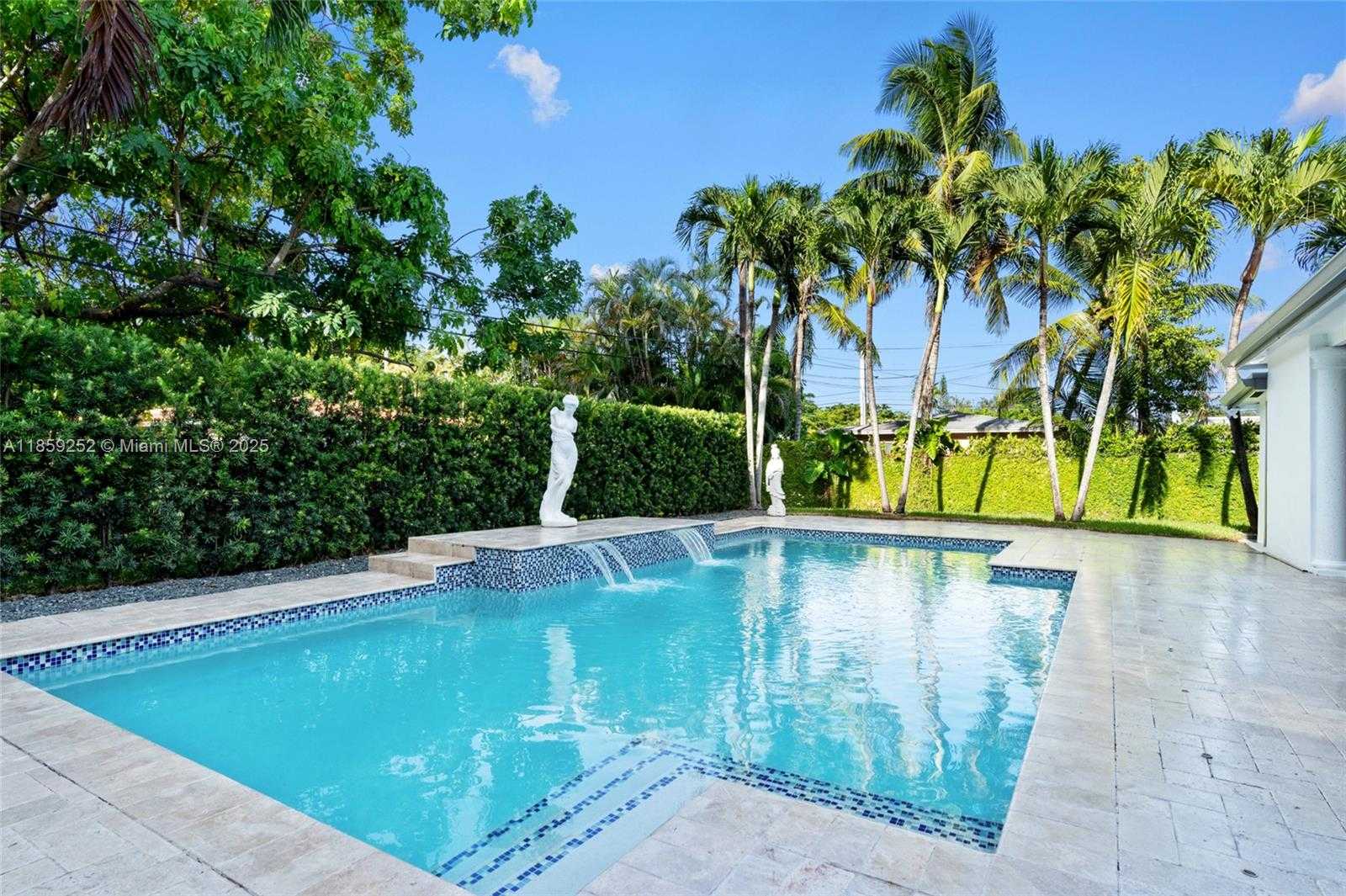 Small Image of 5725 SOUTH WEST 56TH ST, Miami Number 32