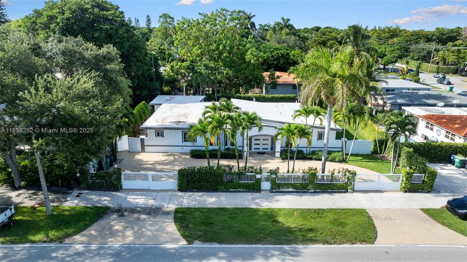 Small Image of 5725 SOUTH WEST 56TH ST, Miami Number 42