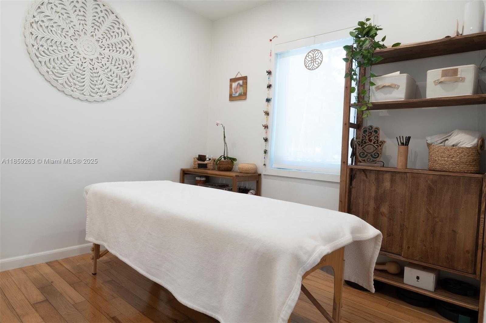 Small Image of 10828 NORTH WEST 2ND AVE, Miami Shores Number 20