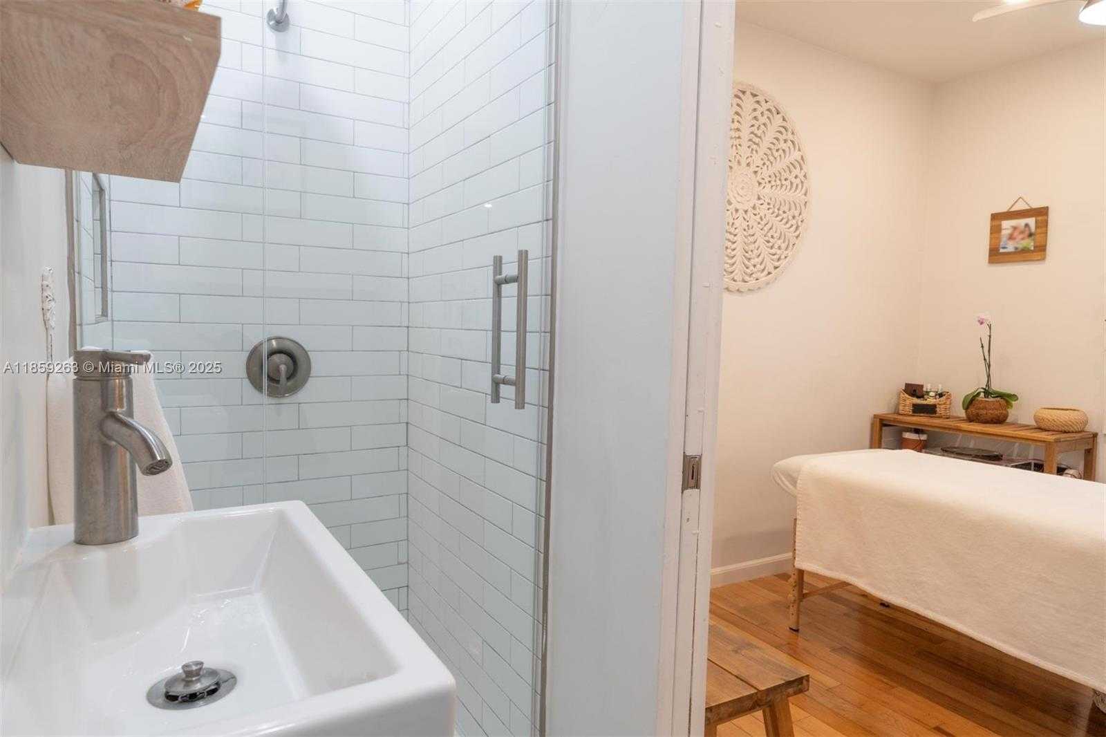 Small Image of 10828 NORTH WEST 2ND AVE, Miami Shores Number 23