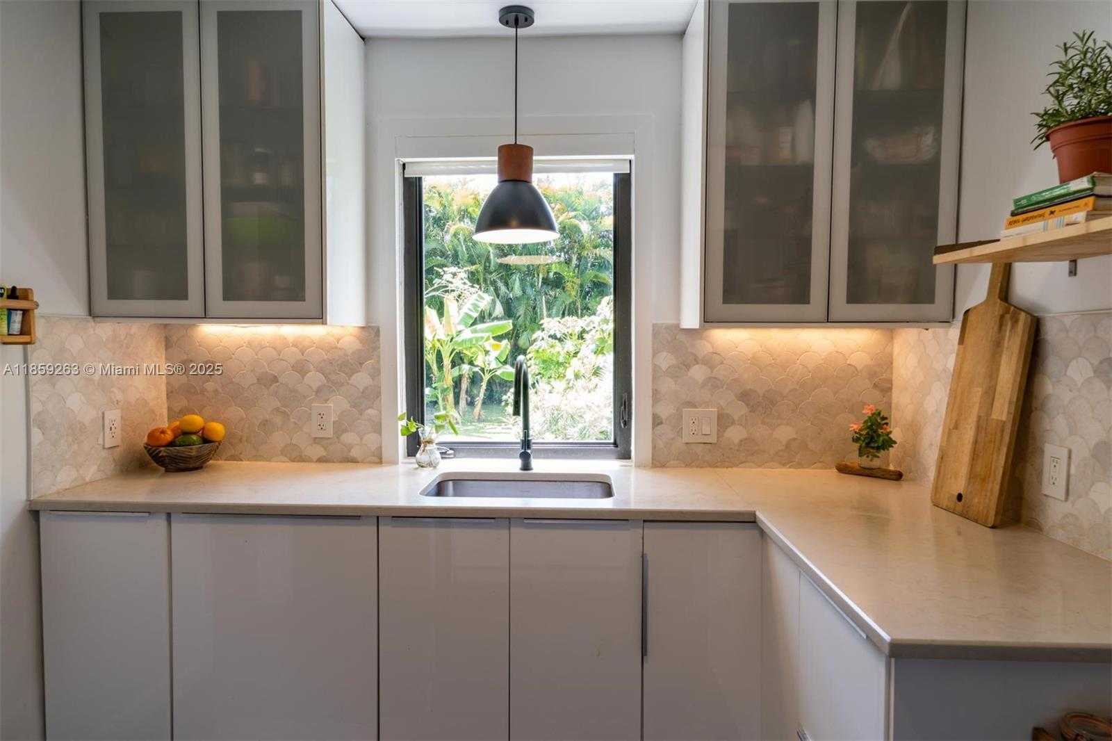 Small Image of 10828 NORTH WEST 2ND AVE, Miami Shores Number 26