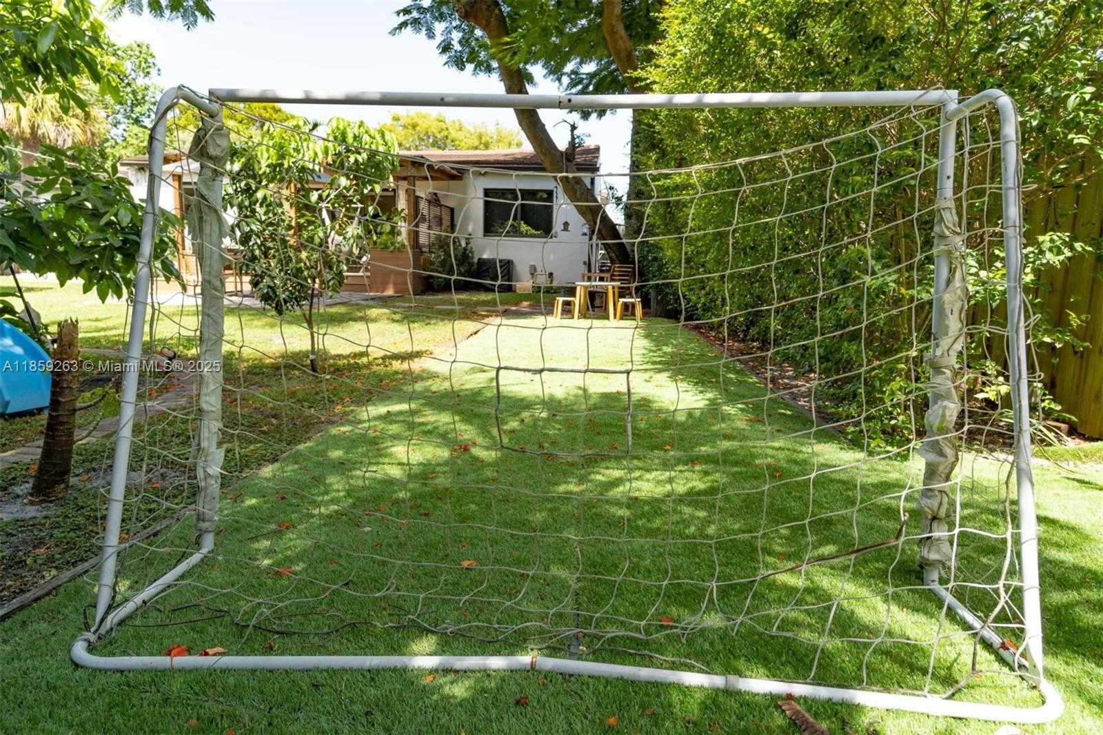 Small Image of 10828 NORTH WEST 2ND AVE, Miami Shores Number 34