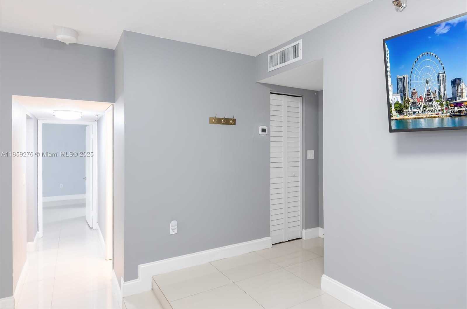 Small Image of 6061 COLLINS AVE #4B, Miami Beach Number 13