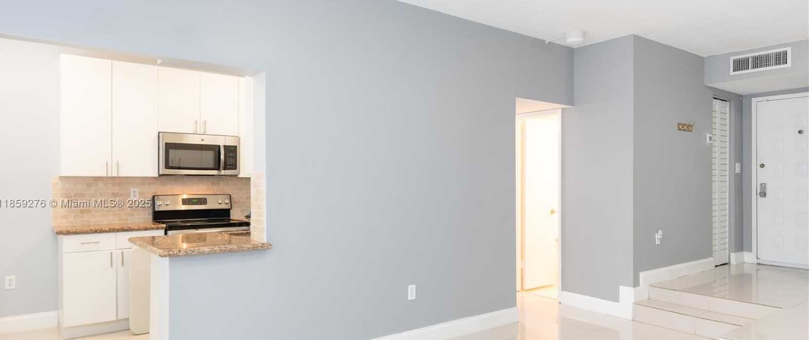 Small Image of 6061 COLLINS AVE #4B, Miami Beach Number 18
