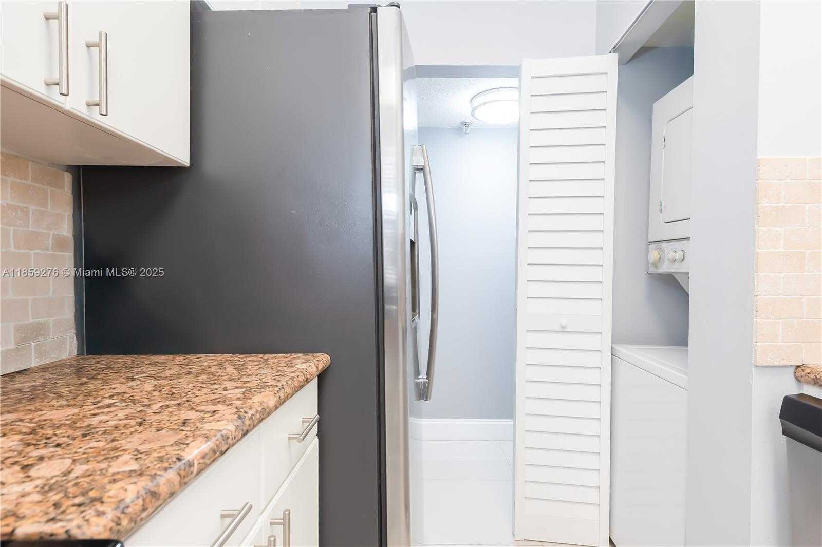 Small Image of 6061 COLLINS AVE #4B, Miami Beach Number 19