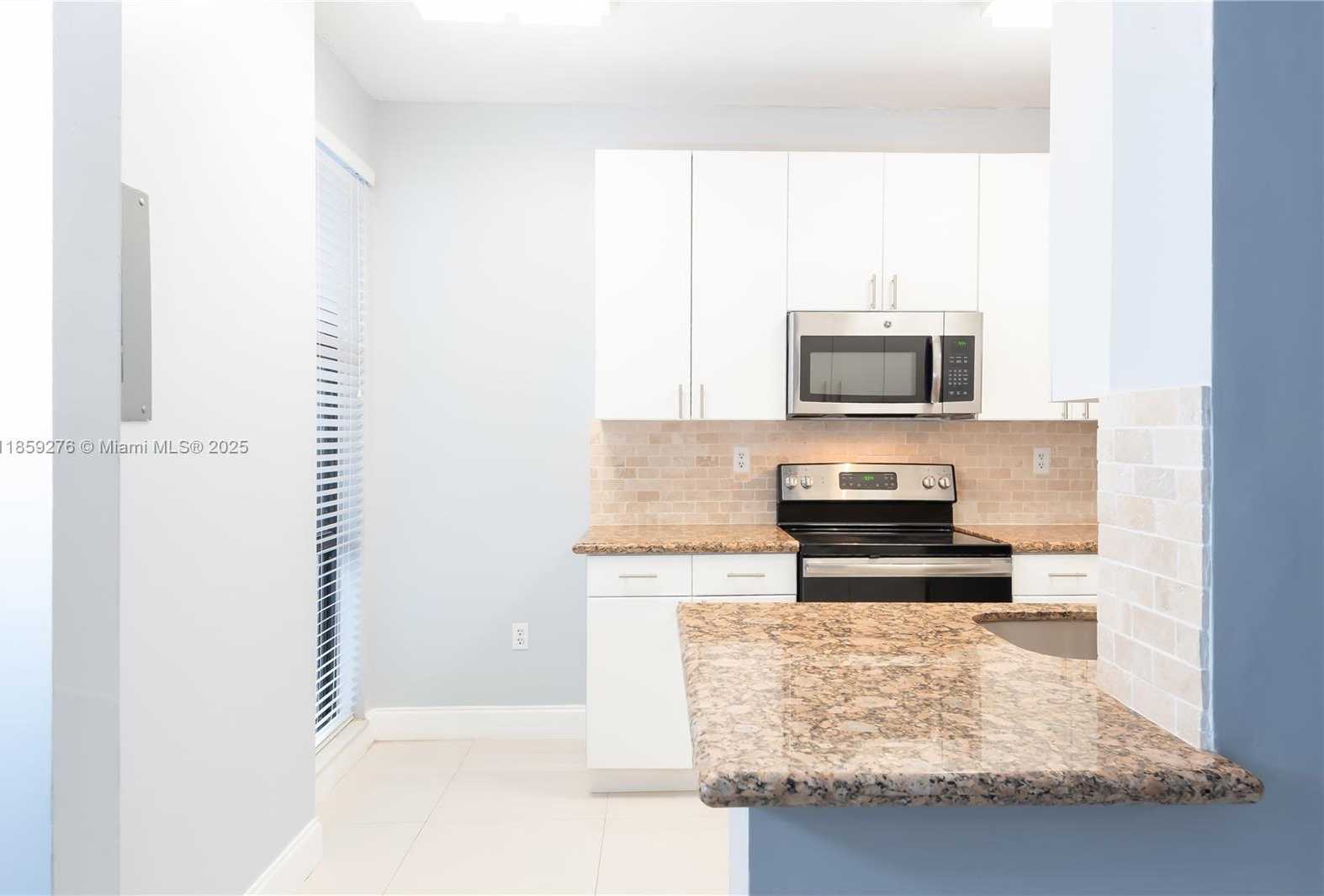 Small Image of 6061 COLLINS AVE #4B, Miami Beach Number 20