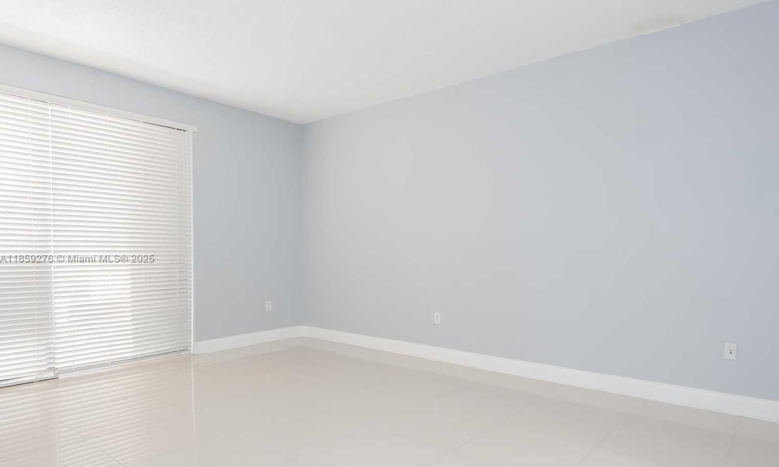Small Image of 6061 COLLINS AVE #4B, Miami Beach Number 25