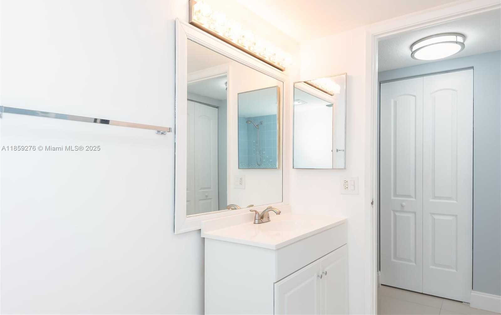 Small Image of 6061 COLLINS AVE #4B, Miami Beach Number 30