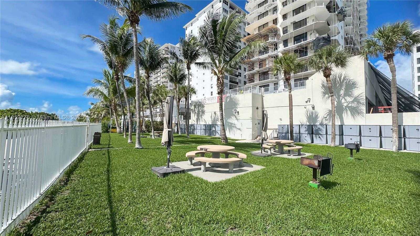 Small Image of 6061 COLLINS AVE #4B, Miami Beach Number 36