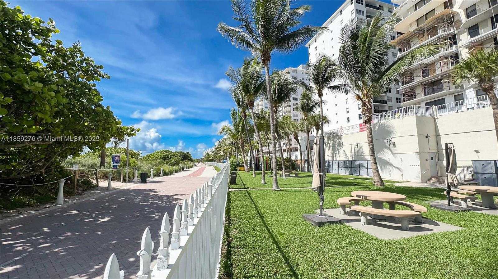 Small Image of 6061 COLLINS AVE #4B, Miami Beach Number 5