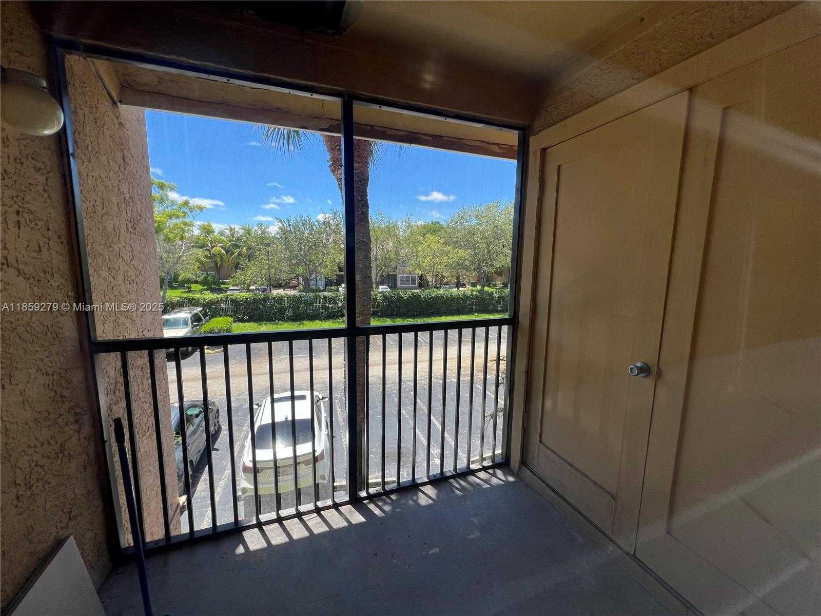 Small Image of 15591 SOUTH WEST 105TH TER #522, Miami Number 21