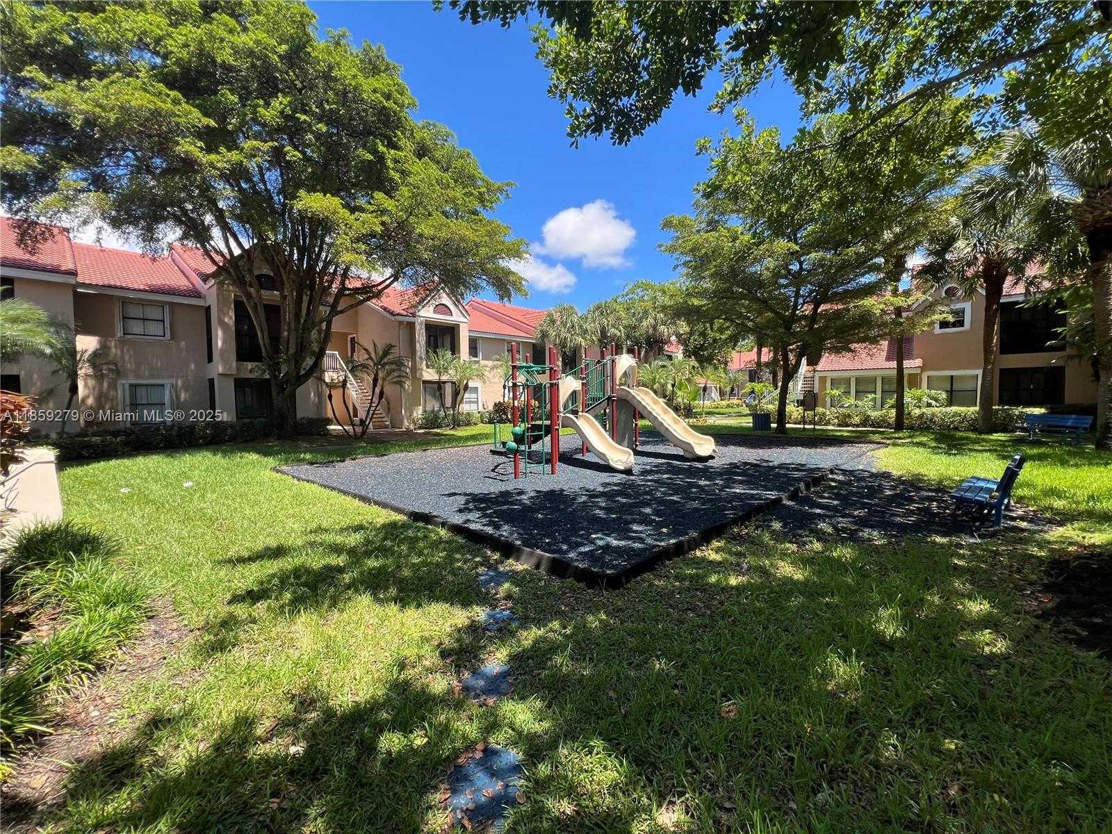 Small Image of 15591 SOUTH WEST 105TH TER #522, Miami Number 25