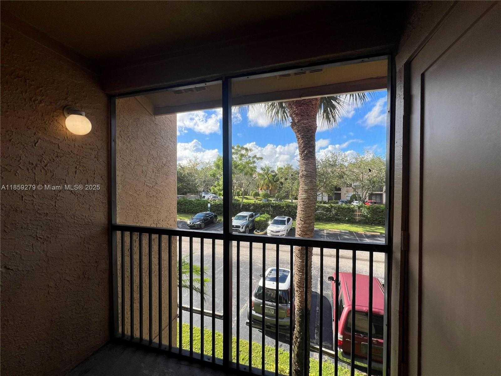 Small Image of 15591 SOUTH WEST 105TH TER #522, Miami Number 33