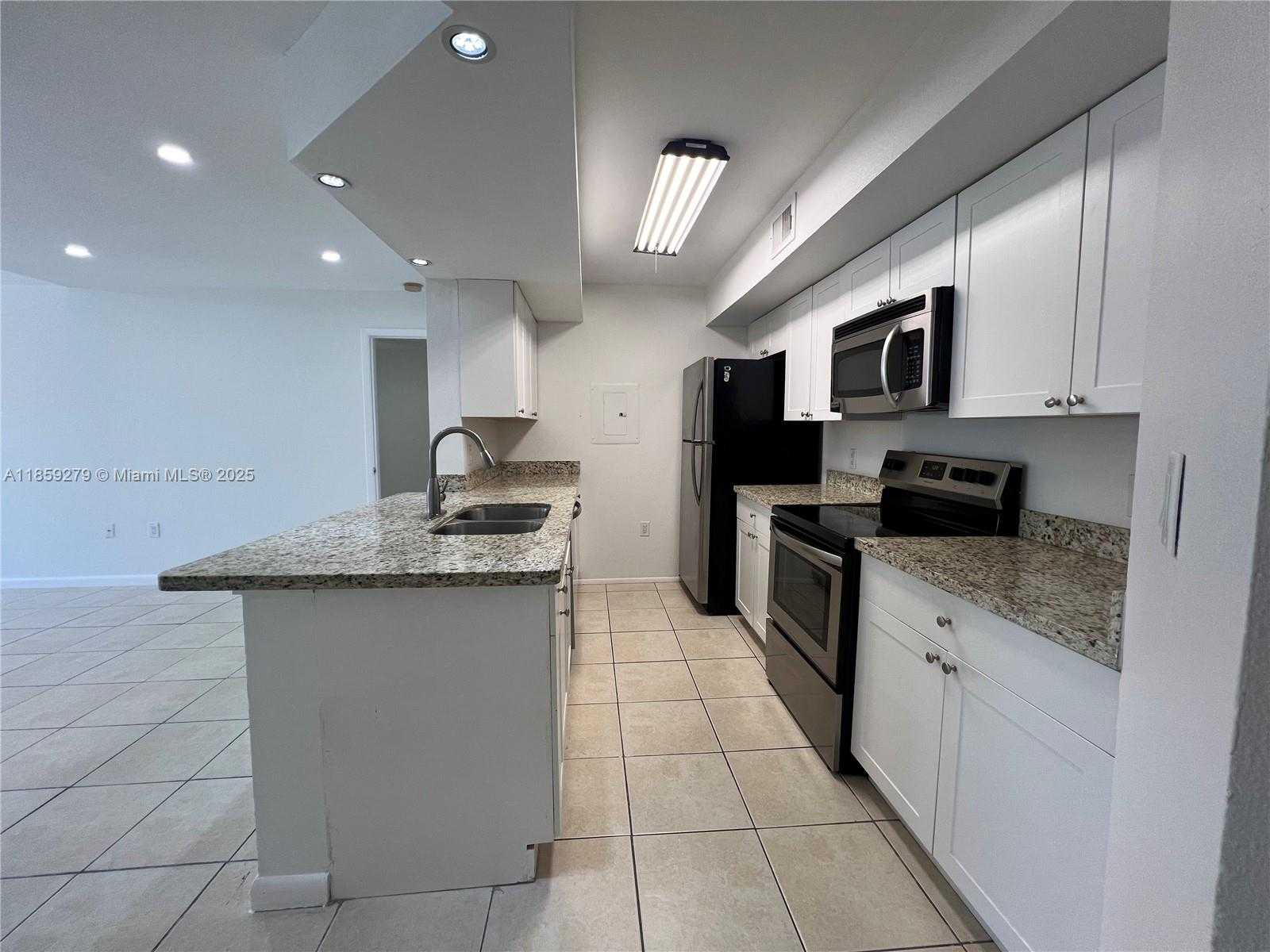 Small Image of 15591 SOUTH WEST 105TH TER #522, Miami Number 5