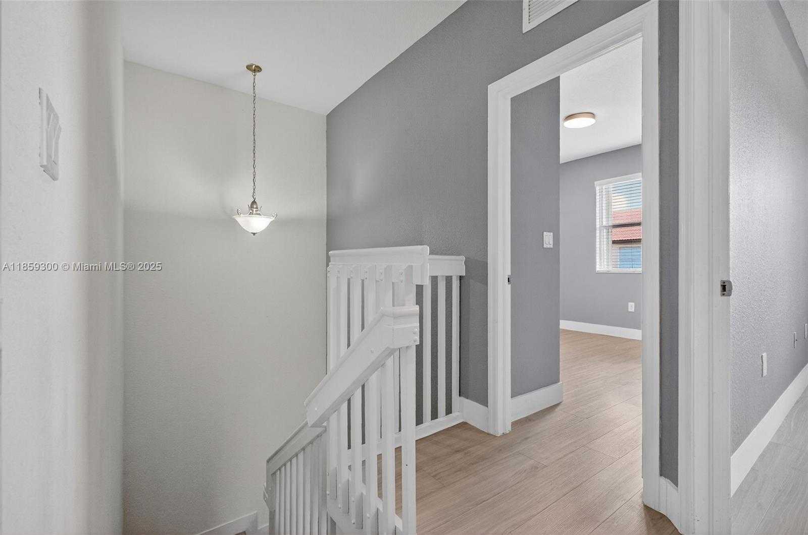 Small Image of 14747 SOUTH WEST 25 LN, Miami Number 13