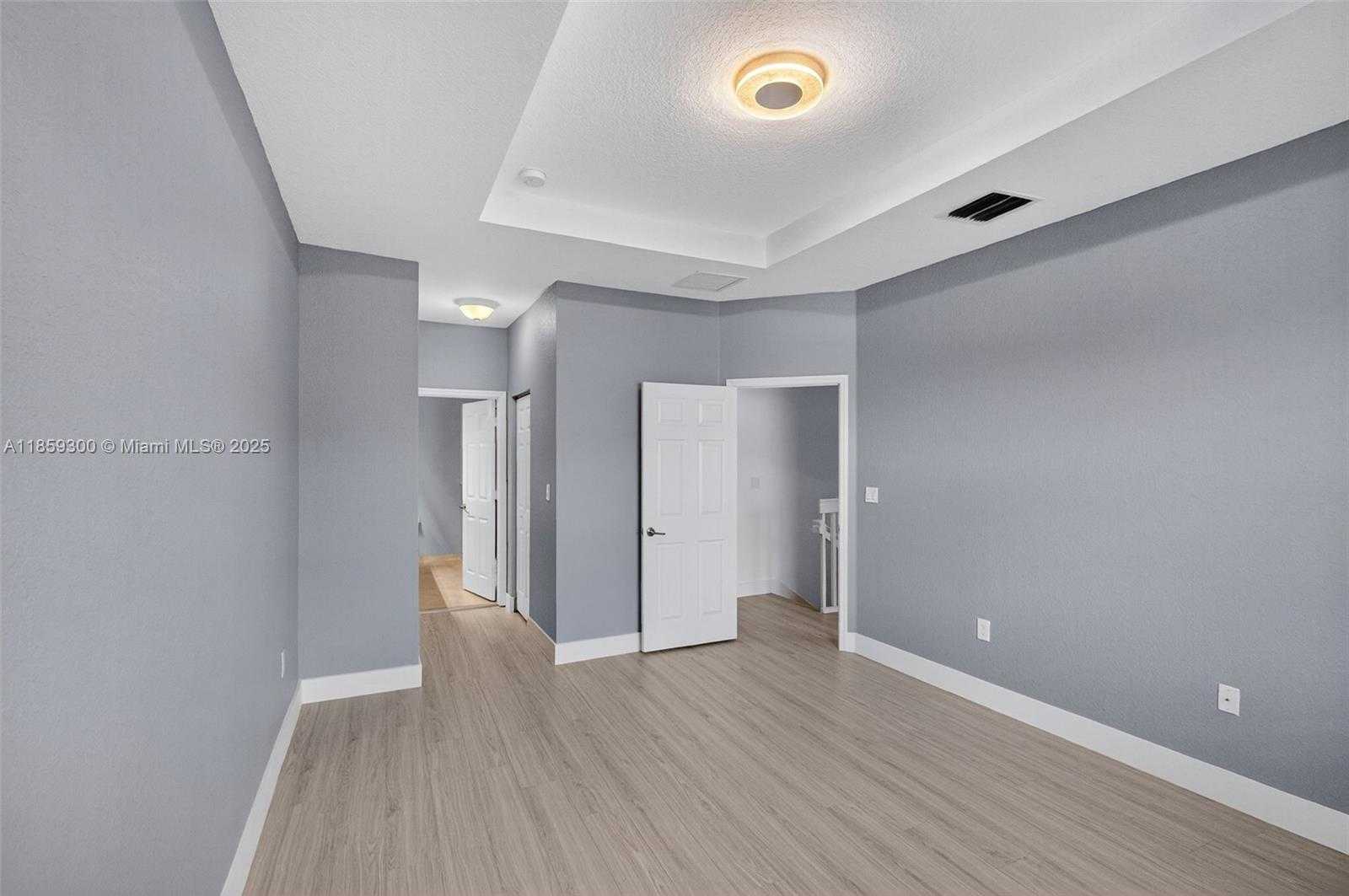 Small Image of 14747 SOUTH WEST 25 LN, Miami Number 15