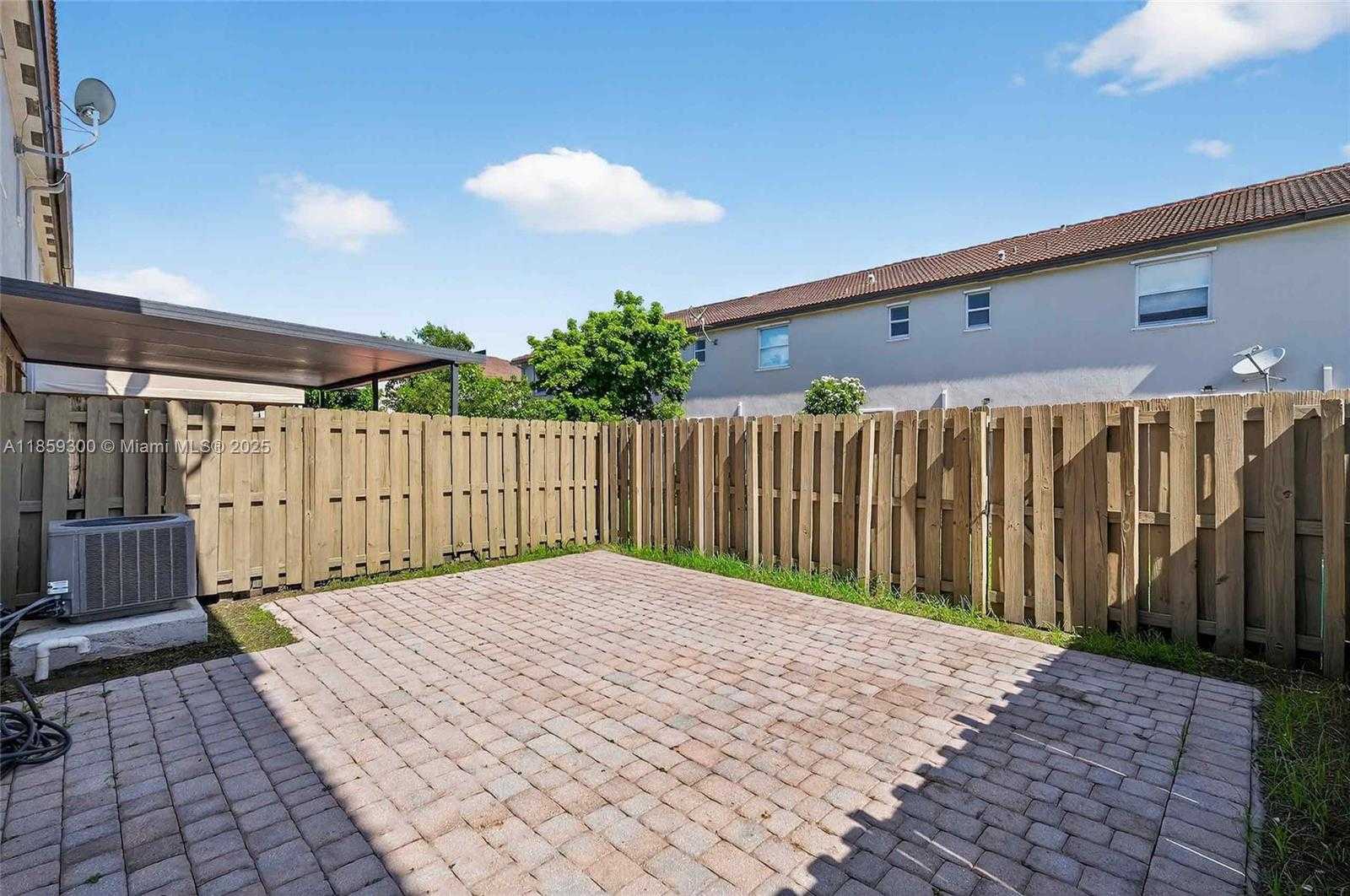 Small Image of 14747 SOUTH WEST 25 LN, Miami Number 2