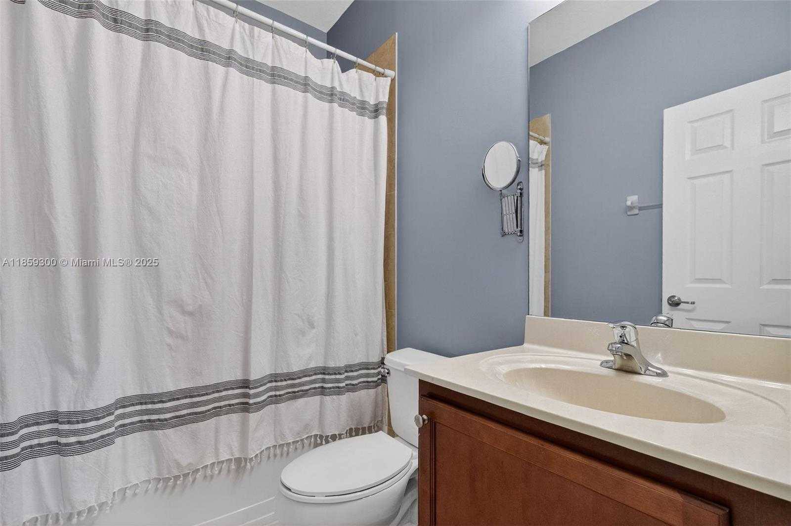 Small Image of 14747 SOUTH WEST 25 LN, Miami Number 28