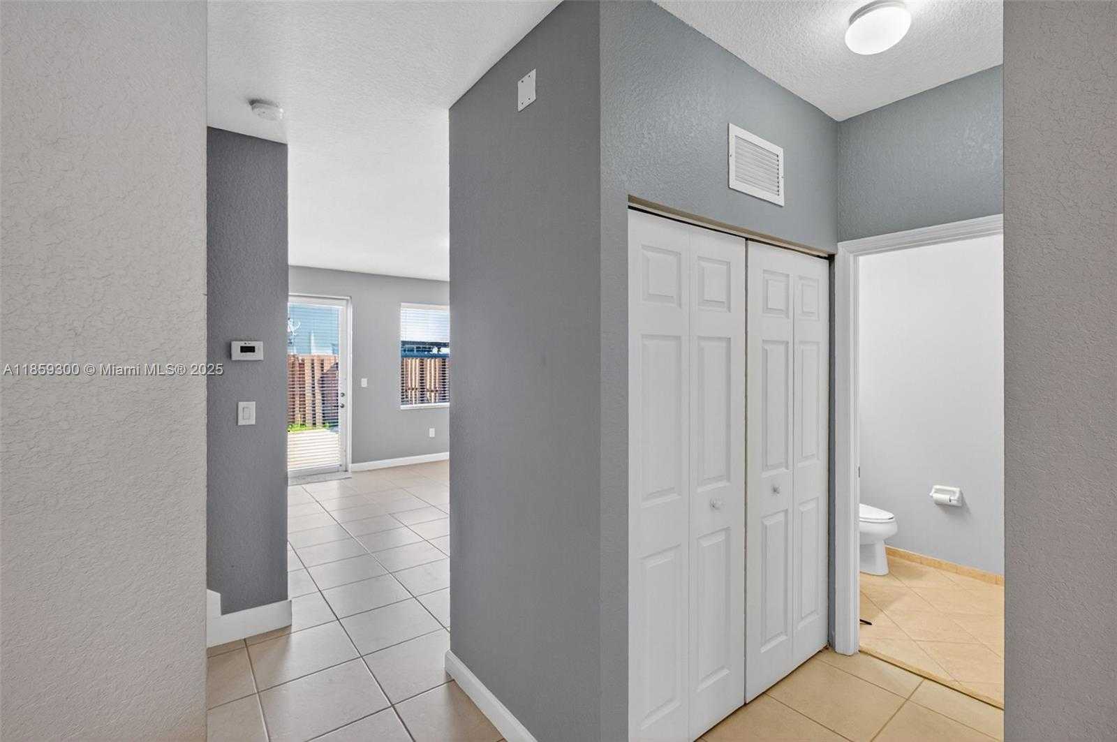 Small Image of 14747 SOUTH WEST 25 LN, Miami Number 31