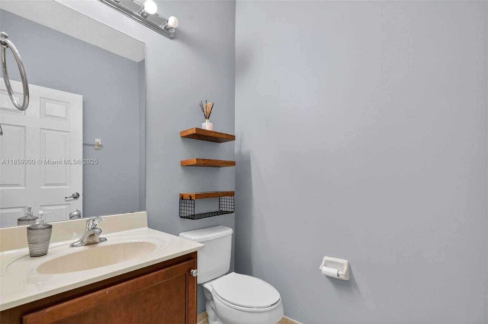Small Image of 14747 SOUTH WEST 25 LN, Miami Number 32