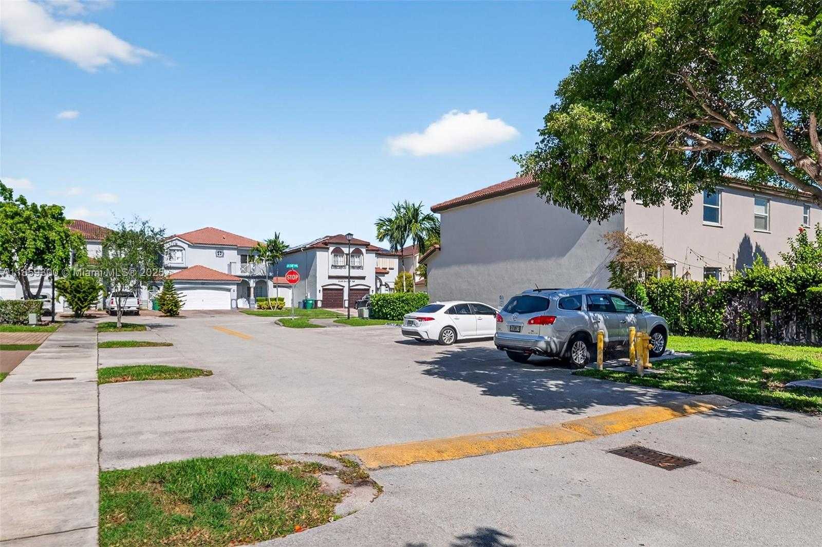 Small Image of 14747 SOUTH WEST 25 LN, Miami Number 38