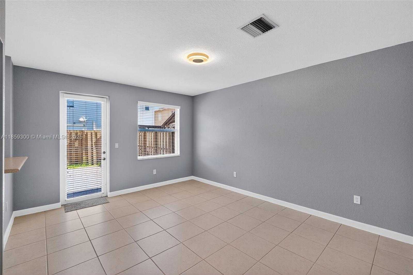 Small Image of 14747 SOUTH WEST 25 LN, Miami Number 8