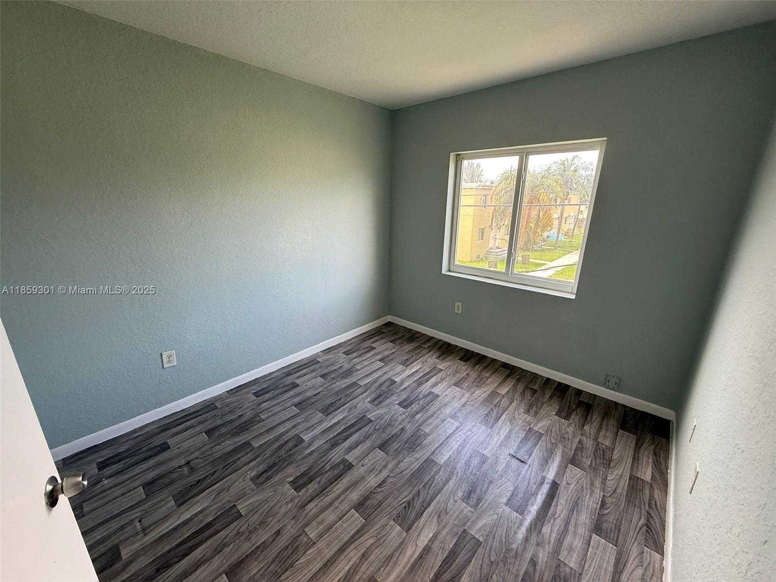 Small Image of 471 NORTH WEST 83RD ST #471, Miami Number 7