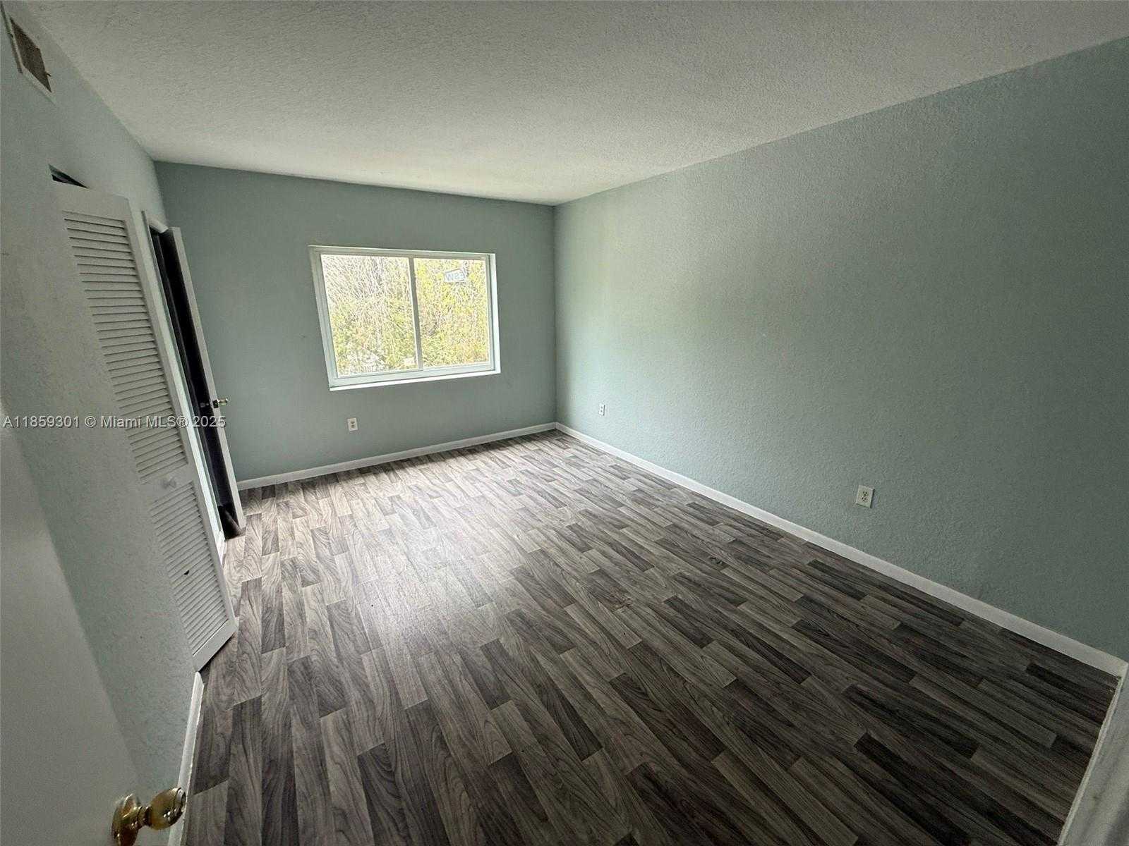 Small Image of 471 NORTH WEST 83RD ST #471, Miami Number 8