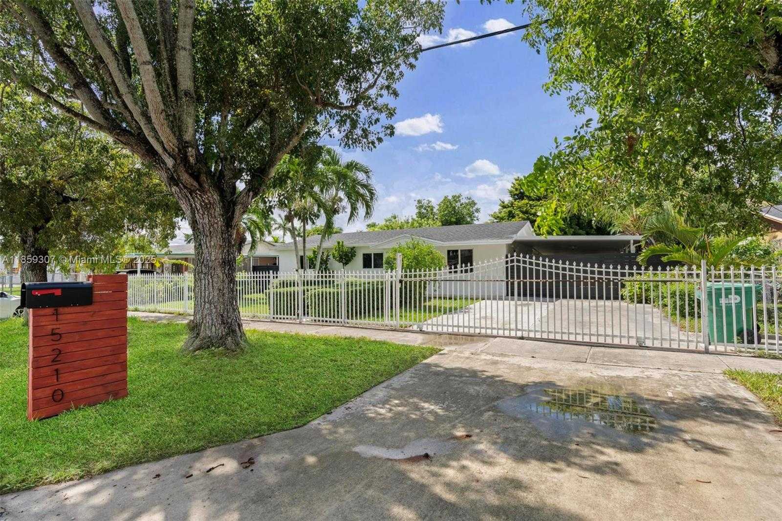 Small Image of 15210 SOUTH WEST 304TH ST, Homestead Number 3