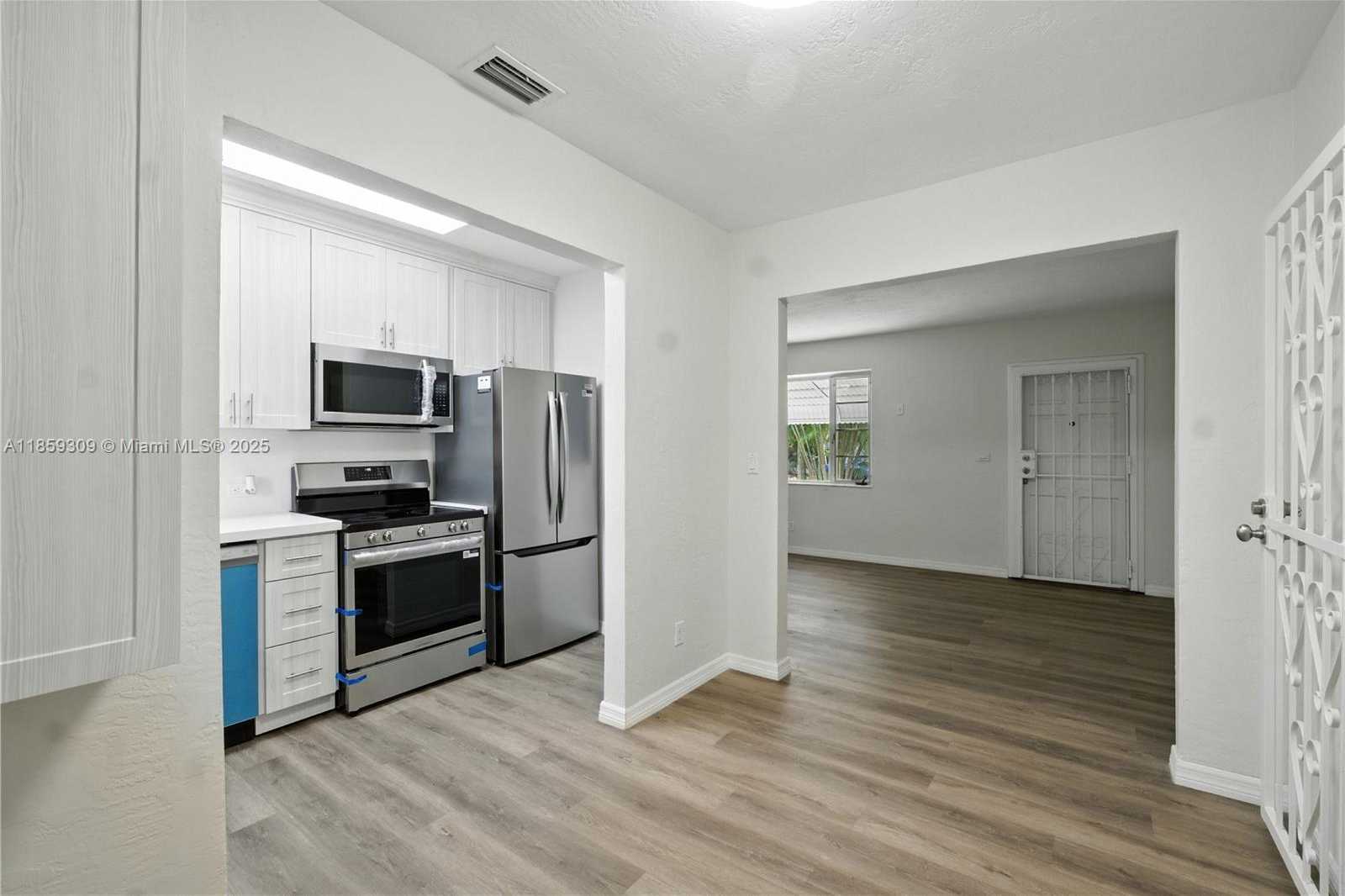 Small Image of 2545 SOUTH WEST 27 LN, Miami Number 10