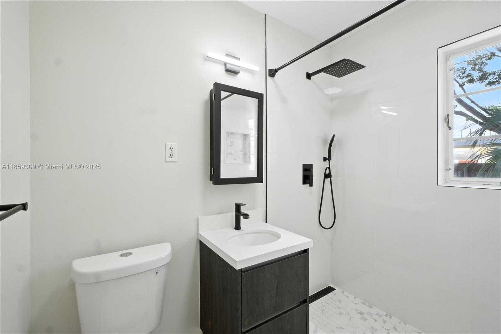 Small Image of 2545 SOUTH WEST 27 LN, Miami Number 14