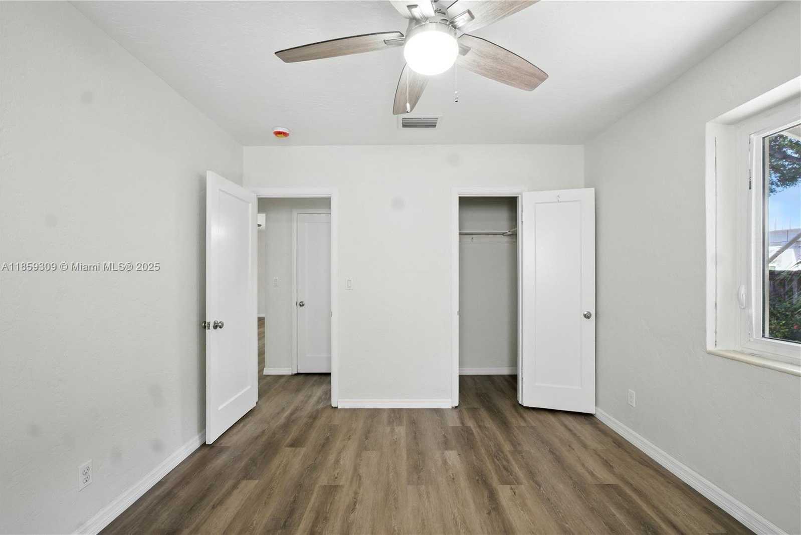 Small Image of 2545 SOUTH WEST 27 LN, Miami Number 16