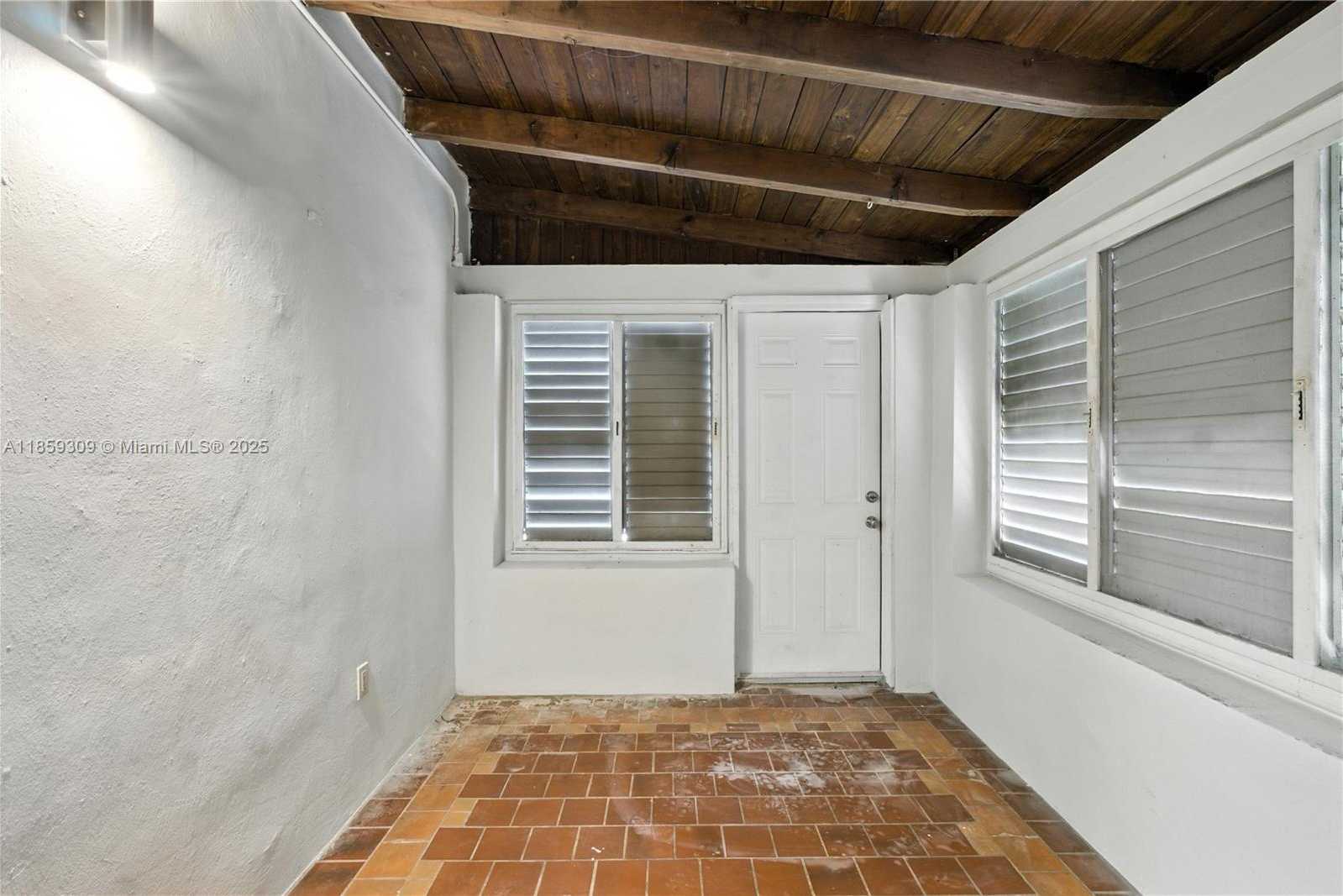 Small Image of 2545 SOUTH WEST 27 LN, Miami Number 21